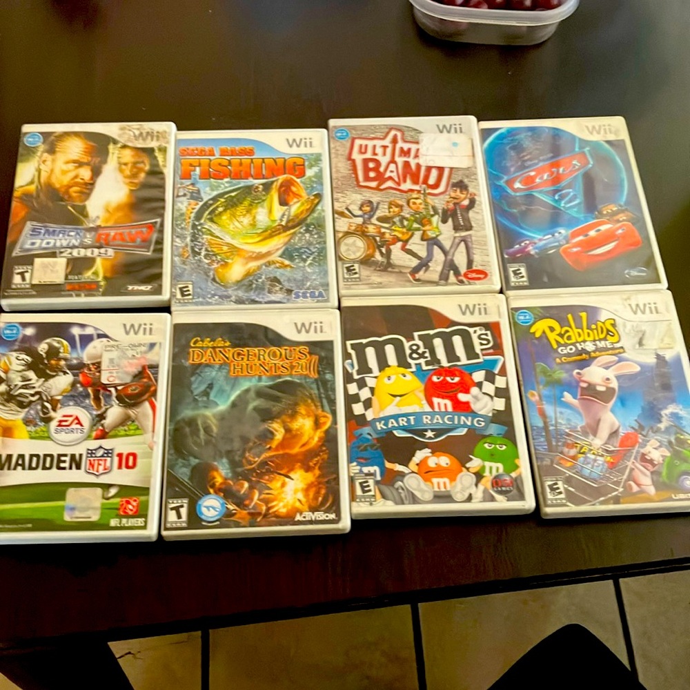 Wii games lot. Everything works